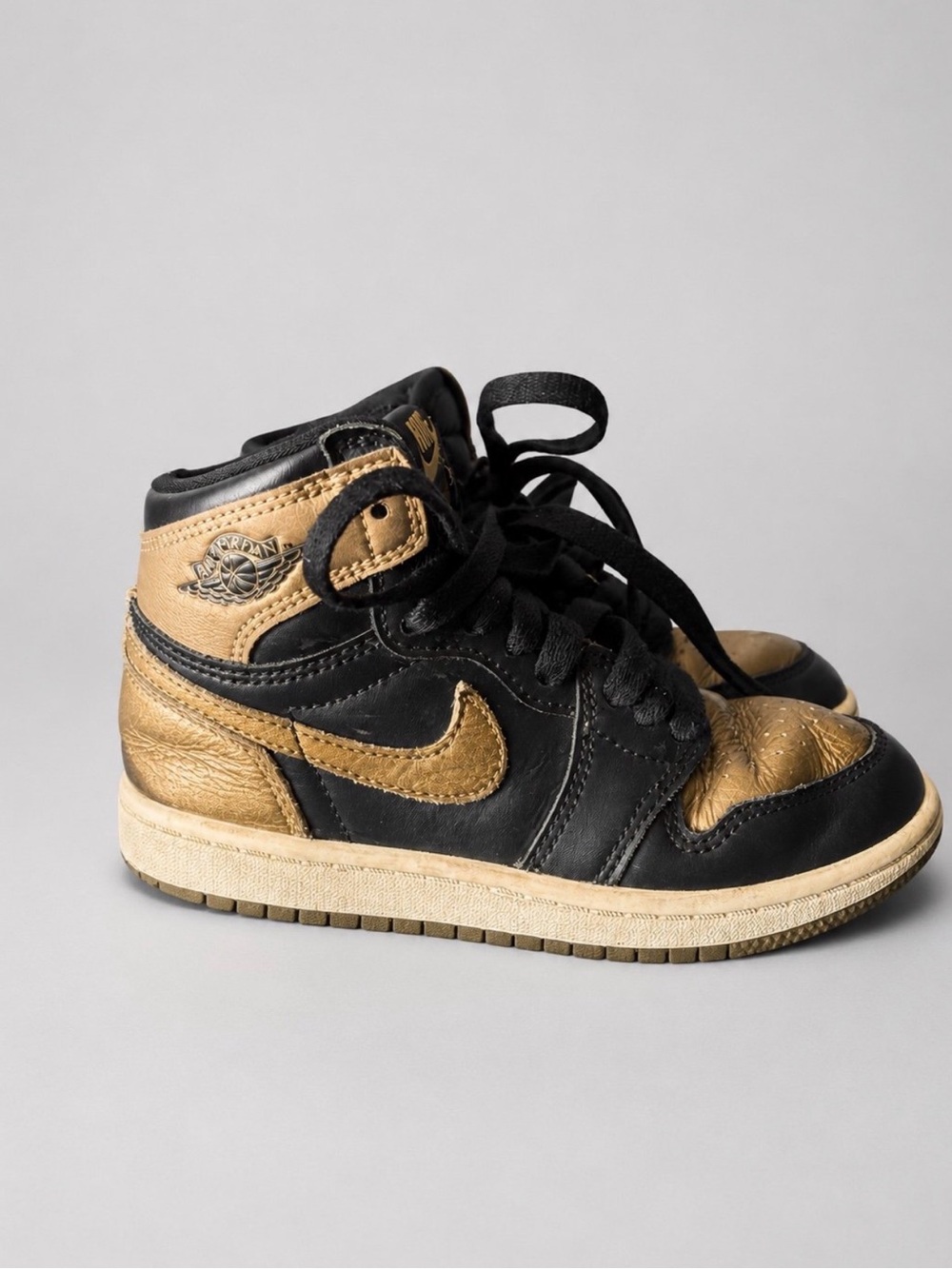 Air Jordan 1 Retro High OG Black Gold GS Metallic Sail FD1437 071 Size US 12C